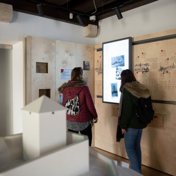 ©Nikola Zelmanovic, Interactive historical timeline
