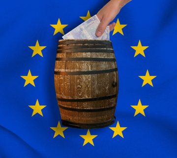 EU barrel of money eu 3157207 1920 360x320