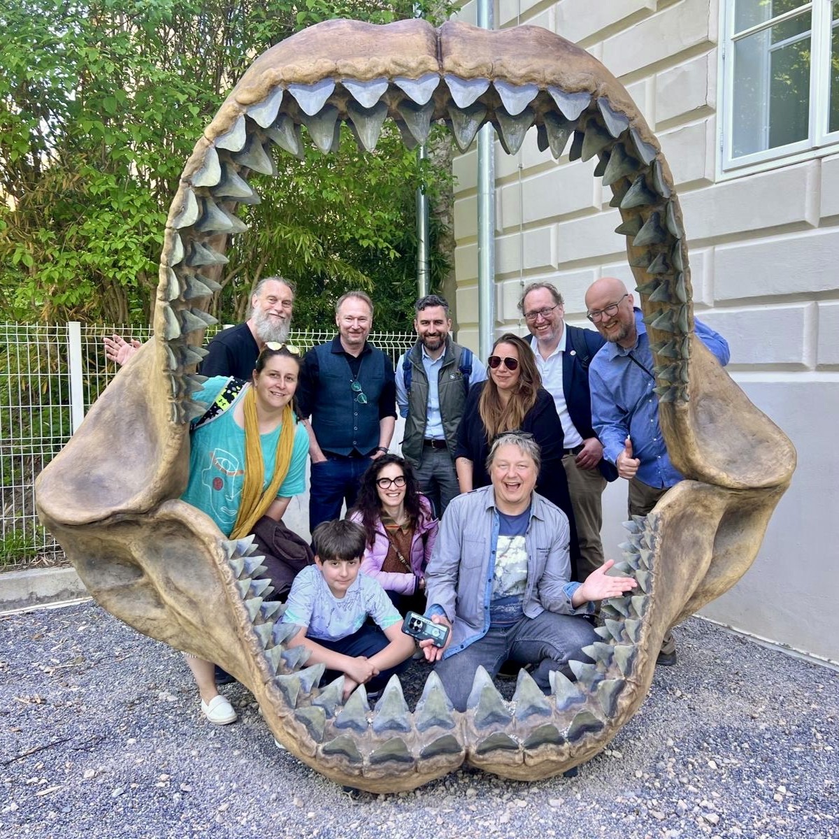 1 Museum guide Group dynamics